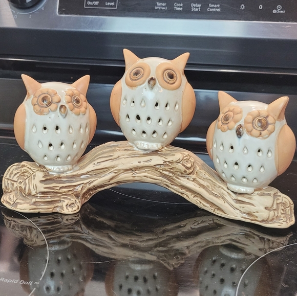 Ceramic Owls on a Branch - Picture 3 of 15